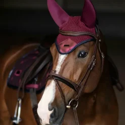 Equestrian Stockholm - Bonnet pour chevaux Twill Luxe foncé Rouge Clearance