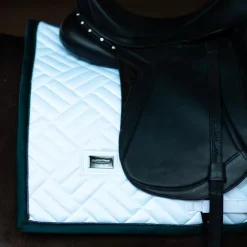 Equestrian Stockholm - Tapis de dressage Dramatic Monday Modern Blanc New