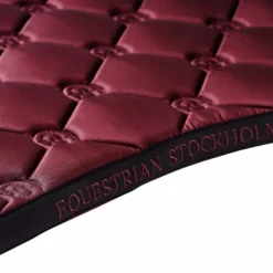 Online Equestrian Stockholm - Tapis de dressage Twill Luxe foncé Rouge