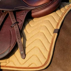 Equithème - Tapis de selle Chevron moutarde Jaune Best