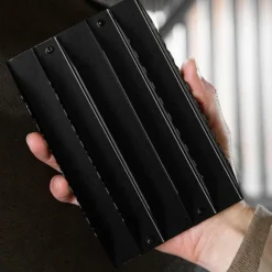 Online Grooming Deluxe - Etrille en acier Noir