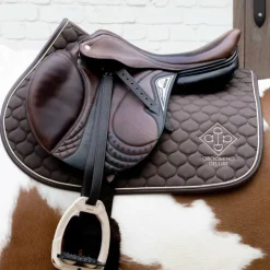 New Grooming Deluxe - Tapis de selle Marron