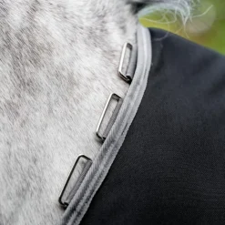 Online Horseware - Couverture d'extérieur Amigo Bravo Plus Turnout / titanium grey/ argent 100g Noir