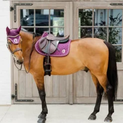 New Kentucky Horsewear - Bonnet pour chevaux anti-bruits Wellington 3D Logo Rope Violet