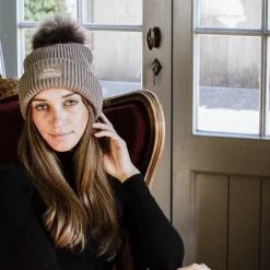 Hot Kentucky Horsewear - Bonnet pompom beige