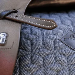 Kentucky Horsewear - Tapis de selle Laine gris GrisVarianteCheval/ Poney D / Gris - 79,99€ Clearance