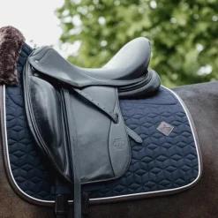 Discount Kentucky Horsewear - Tapis de dressage Skin Friendly Marine