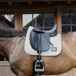 Discount Kentucky Horsewear - Tapis de dressage Diamond Competition 2 numéros Blanc