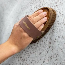 LeMieux - Brosse douce Artisan Marron Discount