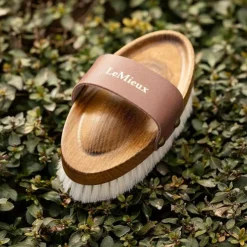 LeMieux - Brosse douce en poils de chèvre Artisan Marron