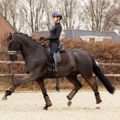 Clearance LeMieux - Tapis de dressage Crystal Suede Square Marron