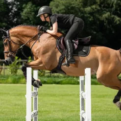 LeMieux - Tapis de selle Puissance Suede Close Contact Square Noir Online