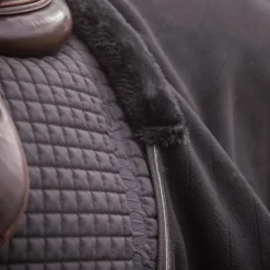 Paddock Sports - Couvre-reins polaire Diagonal Noir Hot